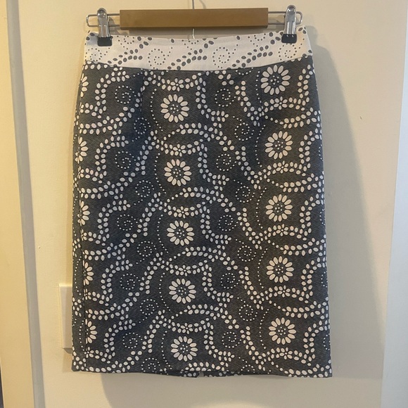 Banana Republic Paisley Jaquar Pencil Skirt Size 0 - Picture 3 of 11
